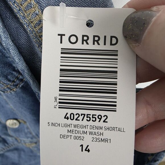 NWT Torrid Lightweight Denim Bib Overall Shortall Women's Size 14 Normcore - Picture 4 of 7